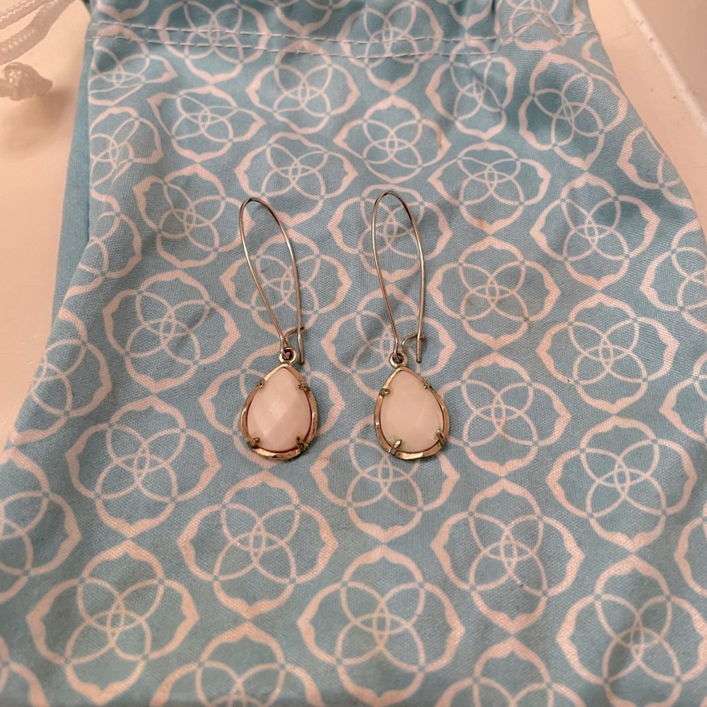 Kendra Scott teardrop earrings with white mother of pearl stone